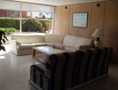 Excelente Apartamento Frente Al Mar En Mansa, Toma Apartamento Como Parte De Pago - Ref: 5261