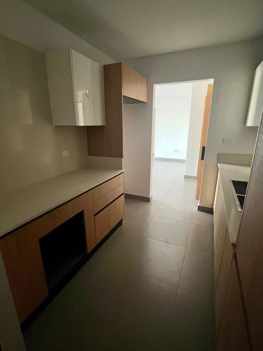 Apartamento En Venta De 3 Habitaciones En Bella Vista A Pasos Del Parque Mirador Sur