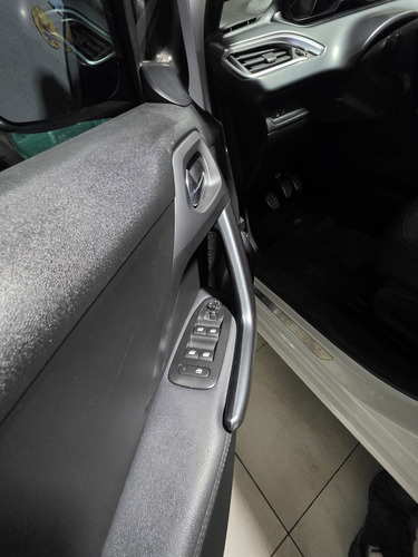 Peugeot 208 1.6 Feline