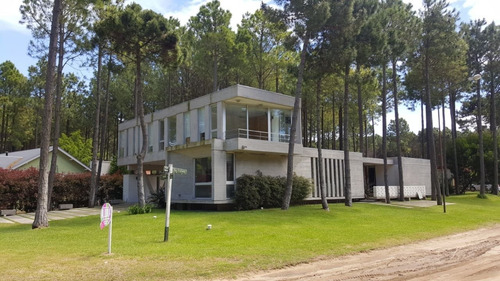 Imagen 1 de 30 de Casa 5 Ambientes. Primera Calidad. Pinamar Norte