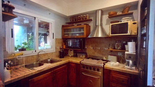 Venta Monte Grande Barrio Mirasoles Chalet C/ Cochera Quincho Galeria Y Pileta