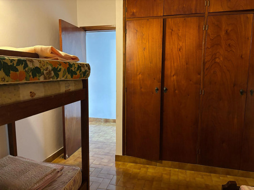 Hipotesis: Chalet De 4 Dorm, 4 Baños Compl. Gran Quincho, Ga