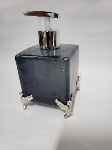 Imagem 4 de 7 de Saboneteira Luxo Com Detalhes Em Metal + Sabonete Liquido