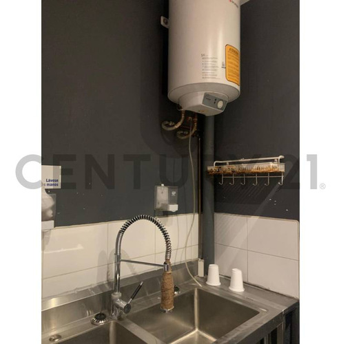 Amplio Local Comercial En Las Condes