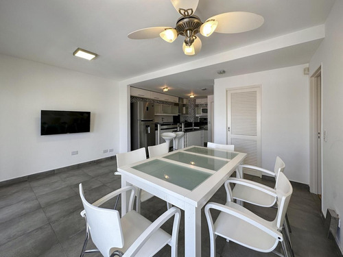 Imagen 14 de 30 de Departamento De 3 Dormitorios Con 2 Cocheras En Zona Río Y Amenities