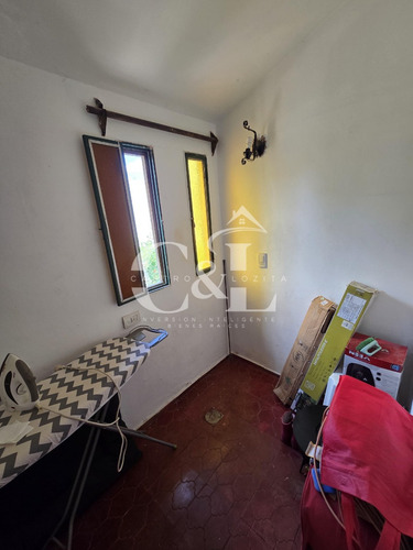 Casa Esquina De 3 Dormitorios Con Pileta Frente Al Rio En Playas De Oro, Villa Carlos Paz
