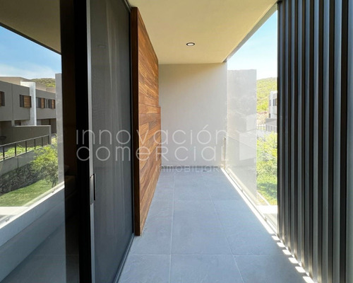Casa En Venta En La Espiga, Para Estrenar, Con Acabados De Lujo