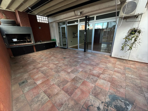 Venta Casa Buceo 2 Dormitorios Cochera 2 Autos Barbacoa