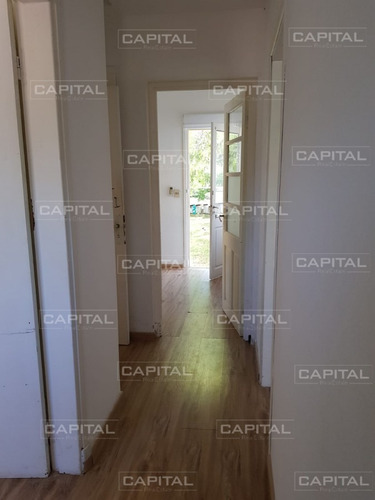 Venta De Casa A Una Cuadra De Playa Mansa Y A Metros De La Península De Punta Del Este- Ref: 25166