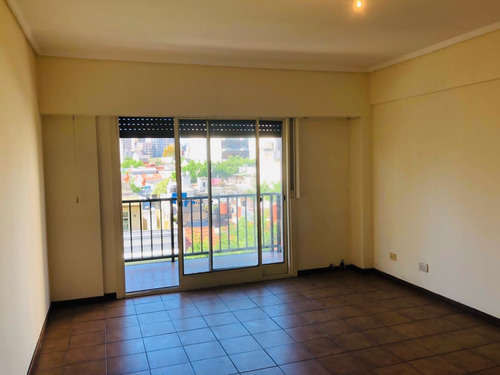 Venta- Departamento- Caballito- 3 Ambientes-frente A Plaza