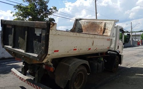 Imagem 10 de 12 de Ford Cargo 1317 Ano 2012 Caçamba 6m³ Único Dono