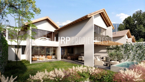 Increíble Desarrollo De 3 Casas En Preventa En El Centro De Valle De Bravo