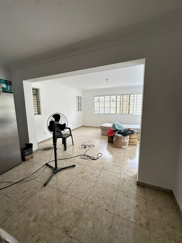 Casa En Alquiler En La Castellana, Santo Domingo D.n.