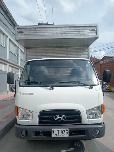 Camión Casi Nuevo Tipo Furgón Diesel