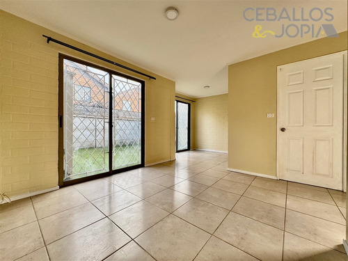 Casa En Venta De 3 Dorm. En Villa Alemana