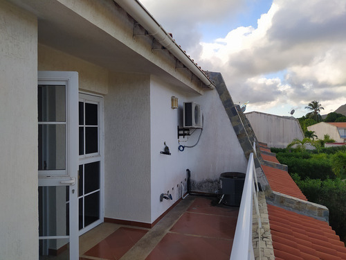 Imagen 13 de 14 de Re/max 2mil Vende Cómodo Y Atractivo Townhouse En Urb. Brisas De San Miguel - Isla De Margarita