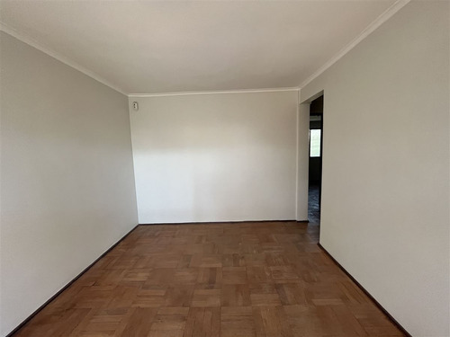 Casa En Venta De 3 Dorm. En La Cisterna