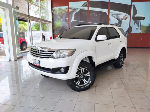 Toyota Fortuner Blindada 4x4