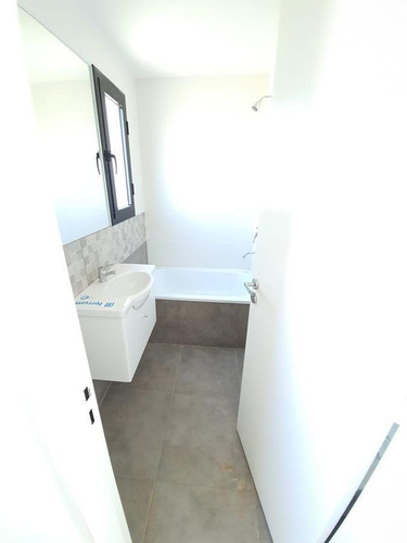 Imagen 17 de 21 de Casa De 2 Dormitorios En Venta Parrilla Jardín Roldan