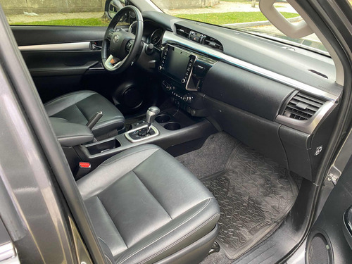 Toyota Hilux v6 nafta