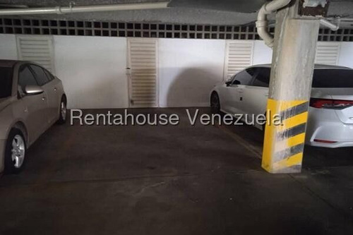 Excelente, Amplio Y Cómodo Apartamento En Venta, Ubicado En Piso Bajo Los Naranjos Rsz