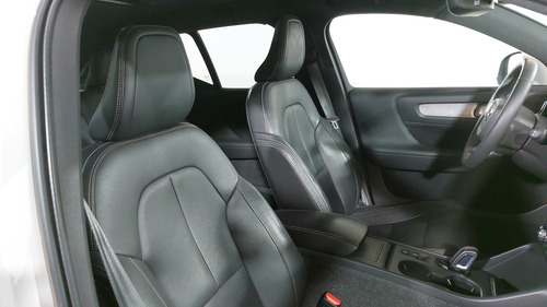 Volvo Xc40 2.0 T5 Momentum Auto 4wd