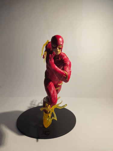 Estatua The Flash 2023 - The Flash Dc Multiverse Mcfarlane (Usado)