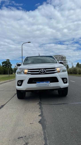 Toyota Hilux 2.8 Cd Srv 177cv 4x4 At 2016