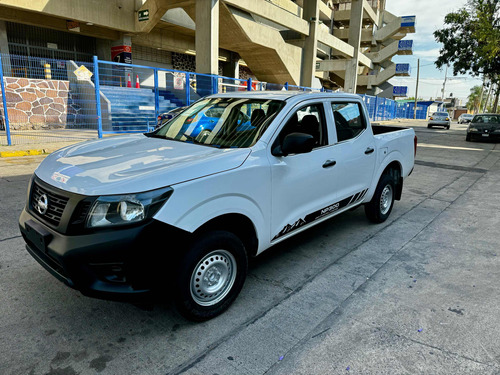 Nissan NP300 2.4 Doble Cabina Se Aa Pack Seg Mt