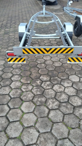 Imagem 2 de 3 de Carreta Rodoviaria Galvanizada P/barcos De Aluminio De 6 M