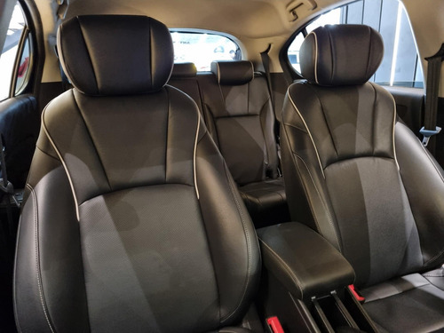 Honda City Hatchback Touring 1.5 Flex 16V Automático.