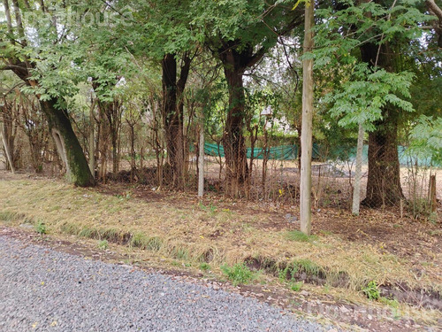 Terreno En Esquina De 638 M2, Inmejorable Ubicación Zona Hospital Austral!!!