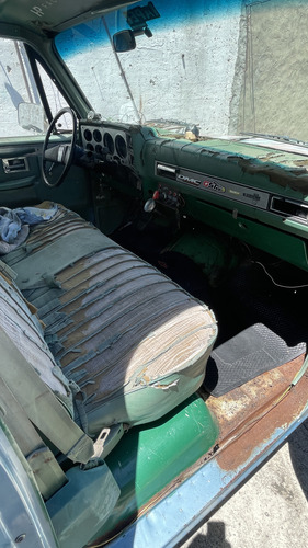 Chevrolet Silverado 81 Americana Motor 250