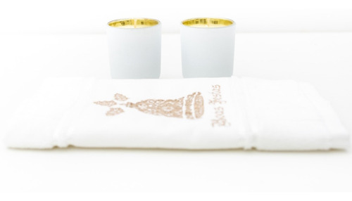 Imagem 4 de 9 de Kit Presente Natal 2 Velas Decorativas Toalha Bordada Sino