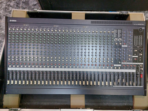 Consola Analógica Yamaha De 32 Canales