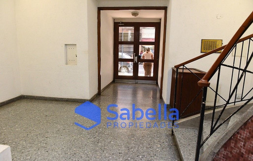 Imagen 16 de 18 de Venta Departamento 3 Ambientes Calle Corrientes Y Belgrano