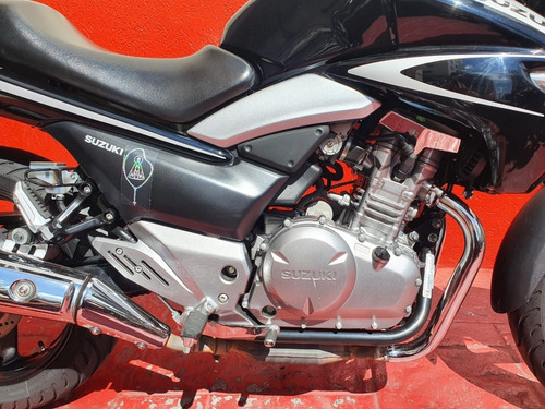 Suzuki Inazuma 250 2016 Preta