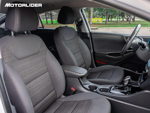 Imagen 10 de 25 de Hyundai Ioniq 1.6 Gdi Hibrido At | Permuta / Financia