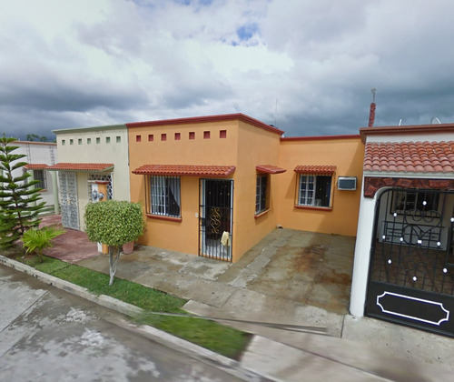 Casa En Remate Bancario- Cerrada Secundino Caraveo Zarate, Villa Maya, Comalcalco Tabasco- Jcbb3