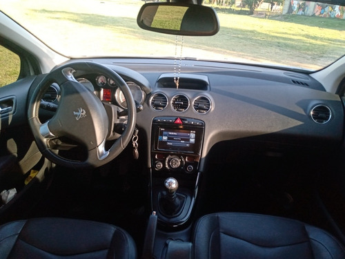 Imagen 8 de 15 de Peugeot 408 2016 1.6 Feline Hdi 115cv