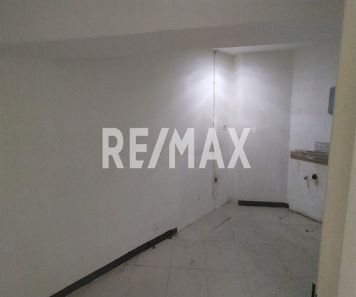 Amplio Y Magnífico Local En Venta En El Ccct, Chuao 118mts/2b/1pe