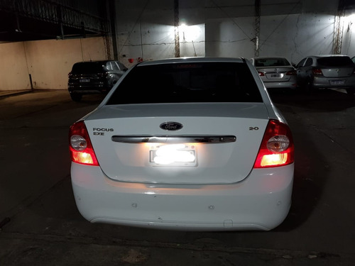 Ford Focus Exe 2.0 4p Ghia Mt