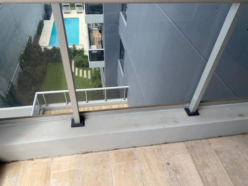 Venta De Departamento De 2 Ambientes En Yrigoyen Boulevard