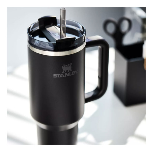 Stanley Quencher H2.0 Flowstate Vaso Aislado Al Aspiradora Color Negro