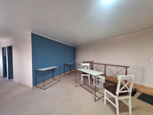 Casa Amoblada, Iluminada, A Pasos Del Plan De Valparaíso.