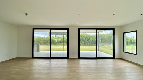 Casa En Venta En Puertos Del Lago Barrio Ceibos A Estrenar