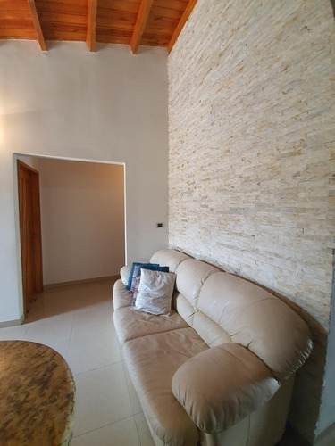 Imagen 4 de 14 de Townhouse En Venta Res Las Trianitas 175mts Alexandra Ramírez 04147041922