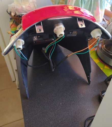 Imagen 2 de 2 de Vendo Stop Trasero De Moto Scooter Matrix