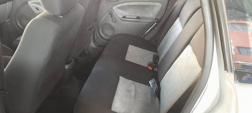 Imagem 5 de 9 de Fiesta Sedan 1.0 Class 2010