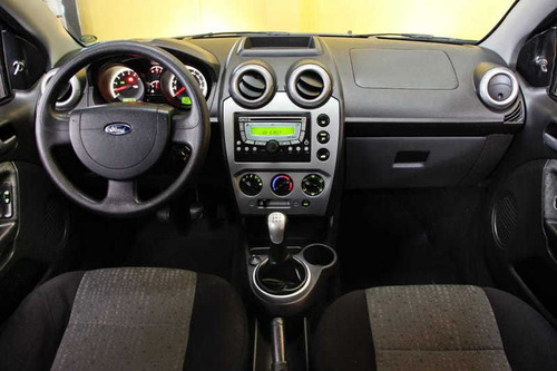 Imagem 8 de 15 de Ford Fiesta 1.6 Mpi Class Sedan 8v Flex 4p Manual 2012